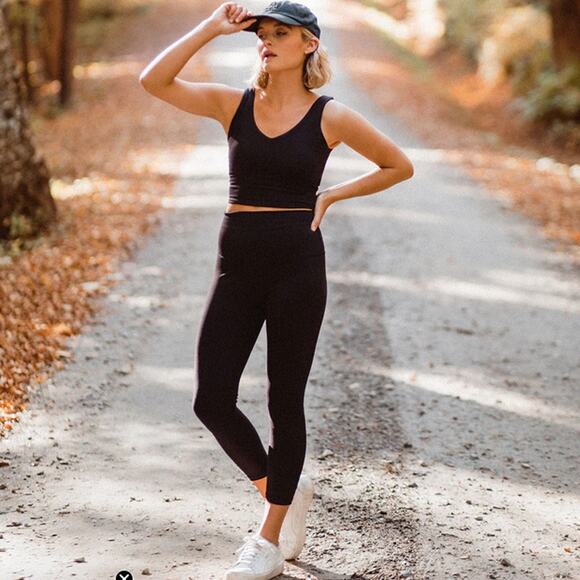 Albion Fit Pants - NWT Albion Fit High Waisted Black Capris Leggings Size Medium